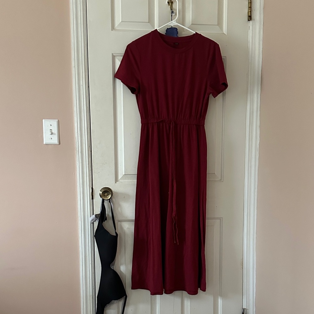 SHEIN Short-Sleeve Burgundy Maxi Dress with Drawstring Waist